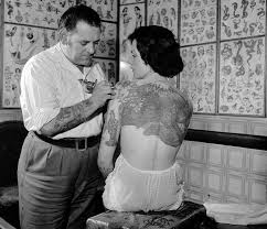 Four cooks from the hms belfast show off their tattoos in 1961. 18 Vintage Photos Of Tattooed Women From The 1890s To The 1960s Art Sheep