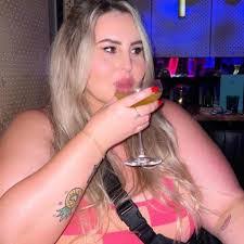 Kristin Alling's Instagram, Twitter & Facebook