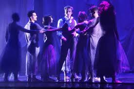 Troupe les souliers rouges, benjamin siksou, guilhem valayé, loryn nounay. Les Souliers Rouges Pourquoi Le Spectacle Est Il Immanquable