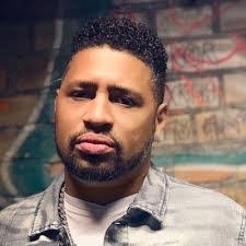 Benjamin Bush's Instagram, Twitter & Facebook