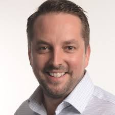 💪 👏 One of the best parts of working at APCO Worldwide is the people-  love to see my colleagues totally slay, and be recognized for their great  work with a promotion! |