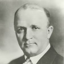 American business magnate who founded the food company Mars, Incorporated,  which mostly makes chocolate candy. His son Forrest Edward Mars developed  M&M's and the Mars bar, Frank Mars (September 24, 1883 -