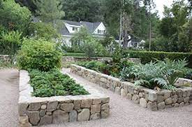 Browse 218 raised garden bed on a slope on houzz whether you want inspiration for planning raised garden bed on a slope or are building designer raised garden bed on a slope from scratch, houzz has 218 pictures from the best designers, decorators, and architects in the country, including paradise restored landscaping & exterior design and jeffrey gordon smith landscape architecture. Impressive Diy Stone Flower Vegetable Beds That You Can Make Easy Yourself My Desired Home Diy Raised Garden Raised Garden Vegetable Garden Raised Beds