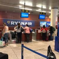A ryanair check in vagy más néven ryanair utasfelvétel folyamatának részletes bemutatása után már rutinosabban fog menni élesben is a. Ryanair Check In Airport Service In El Prat De Llobregat