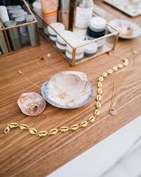 Jessie paege's rainbow mermaid unicorn apartment makeover! Crushing On Seashell Jewelry Jess Ann Kirby Seashell Jewelry Jewelry Precious Jewels