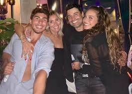 Chayanne celebra su cumpleaños 53 y da a conocer una excelente noticia publicado el 29 de junio de 2021 con más de tres décadas de trayectoria y más vigente que nunca, chayanne compartió una fotografía en instagram para celebrar sus 53 años. Asi Celebro Chayanne El Cumpleanos De Su Esposa La Venezolana Marilisa Maronese Video Diario Primicia