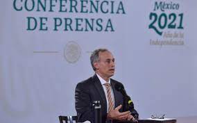 En la serie de imágenes se observa al funcionario federal sin. No Tengo Nada Que Ocultar Lopez Gatell Sobre Sus Vacaciones A Zipolite En Plena Pandemia Aristegui Noticias