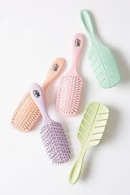 Minimizes pain and protects against split. Wet Brush Go Green Detangler Brush Detangling Brush Wet Brush Hair Brush