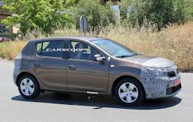 Nu plecați, pe site sunt plasate peste 300 de automobile. Facelifted 2017 Dacia Sandero Logan Mcv Spied Carscoops