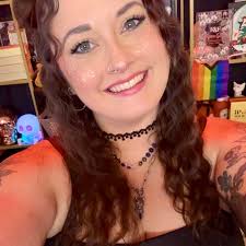 Daydream frames are one of our fastest sellers. Get them before they're  gone! Image: @cassmassic