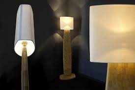 Handgemachten Design Stehlampe Von Eichenholz In Italien