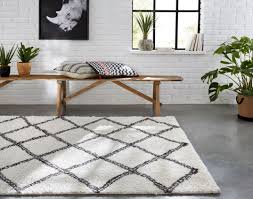 Decouvrez La Gamme Tribal Des Tapis Aux Poils Longs Au Cœur De La Tendance S Inspirant Du Style Berbere Traditionnel Pour S Tapis Tribal Tapis Losange Tapis