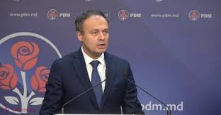 Guvernul propune, in noua lege a salarizarii,un salariu minim brut de 1200lei si unul maxim brut de 22000lei, repertizate pe cinci clase de salarizare, sindicatele acuzand insa executivul de incompetenta pentru faptul ca introduce eronat unele profesii in categoria. CoaliÈ›ia De La Guvernare Propune O NouÄƒ Lege A SalarizÄƒrii Candu Sunt Oameni Care Au