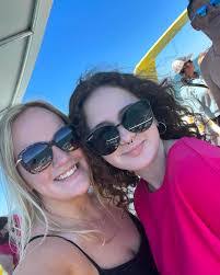 Erin Sapp's Instagram, Twitter & Facebook