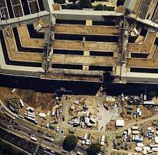 Daraus resultierte einer der größten rettungseinsätze in der stadt new york, wobei etwa 45 % des diensthabenden personals der feuerwehr zu diesem schadensereignis gerufen wurden. 11 September 2001 Das Protokoll Des Tages Der Die Welt Veranderte Welt