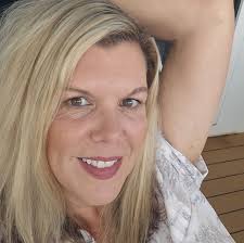 What bands are available to play at a wedding reception in Lunenburg, VA?