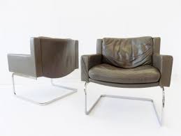 For Sale De Sede Rh 201 Pair Of Olive Green Leather Armchairs By Robert Haussmann Vntg Vintage In 2020 Leather Armchair Green Leather Armchair