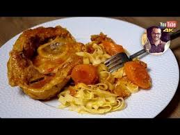 La Lanche Une Brioche Salee Garnie De Charcuterie Et Pliee Sur Elle Meme Comme Une Viennoiserie Recette Portuguaise Recette Facile Osso Bucco Veau