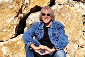 Artistul a suferit două intervenţii la inimă în ultimii ani. VeÈti Triste Despre Mihai Constantinescu Are Mormantul PregÄtit Familia S A ImpÄcat Cu Ideea Impact