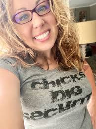 Hillary Weller's Instagram, Twitter & Facebook