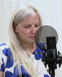 Imagine you're in a job interview and the CEO handed you $20 and told you  to find 100 new customers by the end of the day.