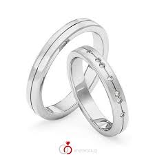 Paar Klassische Trauringe Eheringe In Weissgold 375 Mit Zus 0 07 Ct Brillant Tw Vs Von Merii 123gold Einzigartig Wie Die Liebe Klassische Trauringe Trauringe Und Eheringe