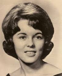 Melissa Thorne's Instagram, Twitter & Facebook