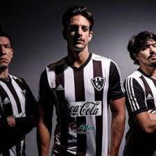 When the patriarch of a prominent family dies, his heirs battle to determine who will gain control of his beloved soccer team: Oplheh29vmlvpm