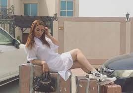 نشرت الفنانة السورية نسرين طافش عبر حسابها الرسمي على موقع التواصل الاجتماعي إنستقرام مجموعة من الصور رفقة ابن شقيقتها الطويل والذي وصفته بالعملاق مشيرة إلى فارق الطول بينهما كما نشرت من ضمن الصور صورة أخرى لابن. Ø¨Ø§Ù„ÙÙŠØ¯ÙŠÙˆ Ù†Ø³Ø±ÙŠÙ† Ø·Ø§ÙØ´ ØªØ´Ø¹Ù„ Ù…ÙˆØ§Ù‚Ø¹ Ø§Ù„ØªÙˆØ§ØµÙ„ ÙˆÙ‡ÙŠ ØªØ±Ù‚Øµ Ø§Ù„Ø³Ø§Ù…Ø¨Ø§ Ø¨ÙØ³ØªØ§Ù† Ù‚ØµÙŠØ± Ù…ÙˆÙ‚Ø¹ ØªØ±Ù†Ø¯ÙŠÙ†Øº