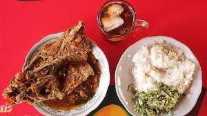 Pada resep mangut ikan pe asap ini menggunakan campuran santan encer dan kental untuk membuat kuahnya. Mangut Ikan Beong Selera Makanan Pedesaan Yang Menyengat Lidah Halaman 1 Kompasiana Com