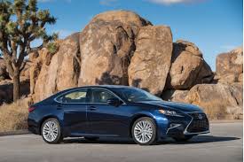 To help put things in perspective early, the 2020 toyota avalon and the 2020 lexus es are not too off from each other in price. 2017 Lexus Es Vs 2017 Toyota Avalon The Car Connection