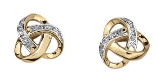 Aretes Oro 14k Con 4 Puntos De Diamante Precio Boutique 4 634 00 Precio Tienda Online 4 402 00 Aretes Aretes De Oro Tienda Bisuteria