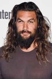 Whether embodying the rippling king of atlantis or relaxing by holding 100kg with his fingertips, jason momoa doesn't do things by. Jason Momoa Responds To Body Shaming People Com