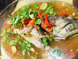 Mieza azlan di laman facebook berkongsikan resepinya, tidak hanya ikan kukus sahaja namun ia juga berkongsikan resepi sambal thai yang dimakan. Meera Kitchen Ikan Kerapu Stim Limau Ala Thai Resipi Facebook