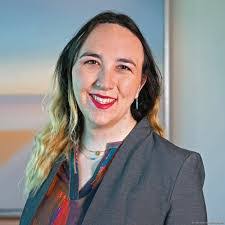 Elizabeth Hadfield's Instagram, Twitter & Facebook