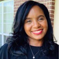 Roxanne Thompson's Instagram, Twitter & Facebook