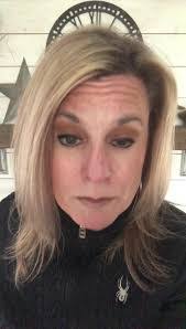 Pamela Mass's Instagram, Twitter & Facebook