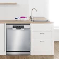 Mutfak mobilyasına gömülen bulaşık makinesi iç aydınlatması, yıkama sonrası işlem bitiminde kapağın otomatik açılabilmesi, kapağın kolay açılması ve kullanışlı olması, yüzeyine. Bulasik Makineleri Bosch Ev Aletleri