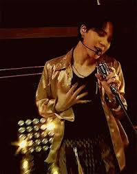 I put together short videos made of gifs and sounds. Kim Tae Hyung Singing Gif Kimtaehyung Singing Kpop Discover Share Gifs Park Jimin Bts Bts Jimin Park Jimin