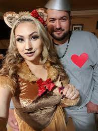 Couples Costumes Wizard Of Oz The Cowardly Lion And The Tin Man Wizard Of Oz Costumes Diy Couples Costumes Couple Halloween Costumes