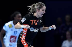 Learn about estavana polman (handball player): Zum B Day Rafaels Estavana Zeigt Ihren Zwillingsbruder Promiflash De