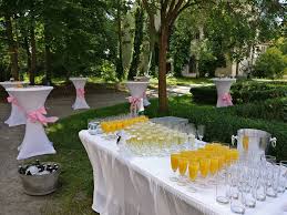 Bei den hohen temperaturen trinken die meisten gäste gerne erst einmal ein wasser. Dekoration Sektempfang Im Rosengarten Partyform Barthel Facebook