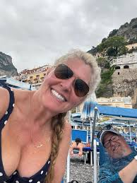 What is Amalfi like in terms of crowds