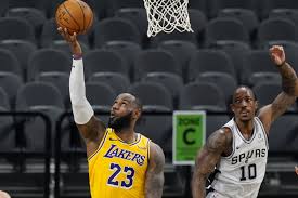 View the latest in los angeles lakers, nba team news here. Lakers Lebron James Reaches Double Digit Scoring In Record 1 000 Straight Games Bleacher Report Latest News Videos And Highlights