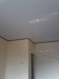 Keseluruhan ruangan dengan gaya oriental ini pada akhirnya terlihat unik dan istimewa berkat plafon minimalis kayu ini. Terbaru 25 Plafon Grc