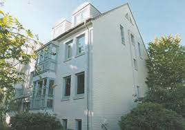 Sie ist teil eines mehrparteienhauses und besticht nicht nur durch ihre großzügige raumaufteilung sondern auch. 4 Zimmer Wohnung Zu Vermieten Kiesselbachstr 28329 Bremen Schwachhausen Radio Bremen Mapio Net