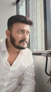 Kiran Limaye's Instagram, Twitter & Facebook