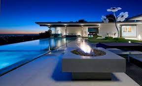 designer haus flachdach pool aussen feuerstelle offen sitzgruppe hollywood hills hauser hollywood haus la villa