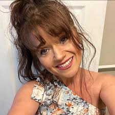 How to create a sweatshirt with a photo outline?