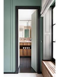 Sarah Lavoine Revisite L Esprit Rive Gauche Elle Decoration Encadrement Porte Volets Interieurs Maison